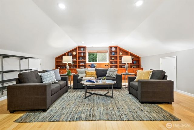 25845 SE 152 Street, Issaquah, WA 98027