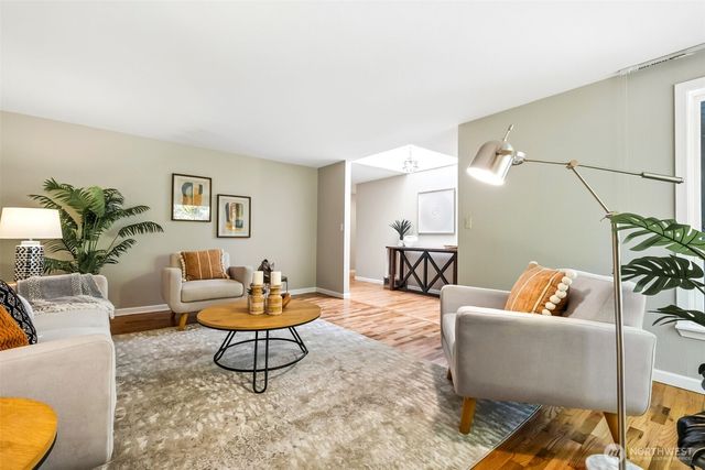 25845 SE 152 Street, Issaquah, WA 98027