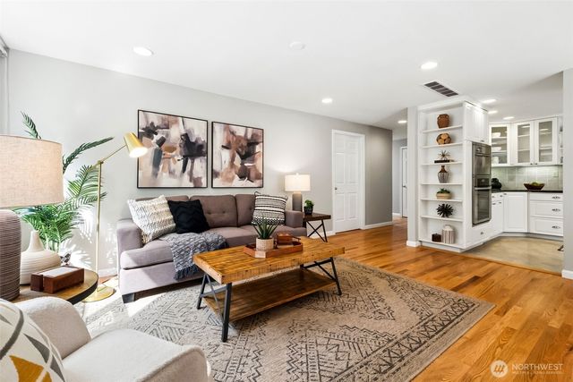 25845 SE 152 Street, Issaquah, WA 98027