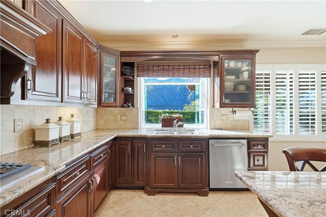 10 Boulder Ridge Court, Azusa, CA 91702