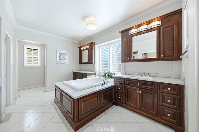 10 Boulder Ridge Court, Azusa, CA 91702