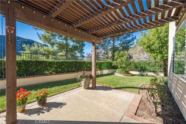 10 Boulder Ridge Court, Azusa, CA 91702
