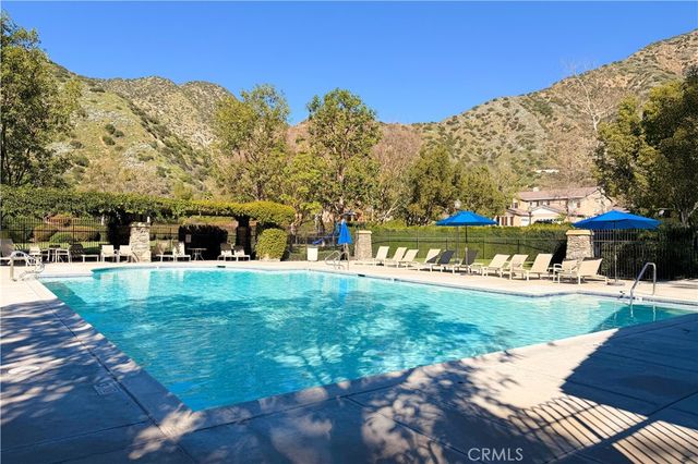 10 Boulder Ridge Court, Azusa, CA 91702