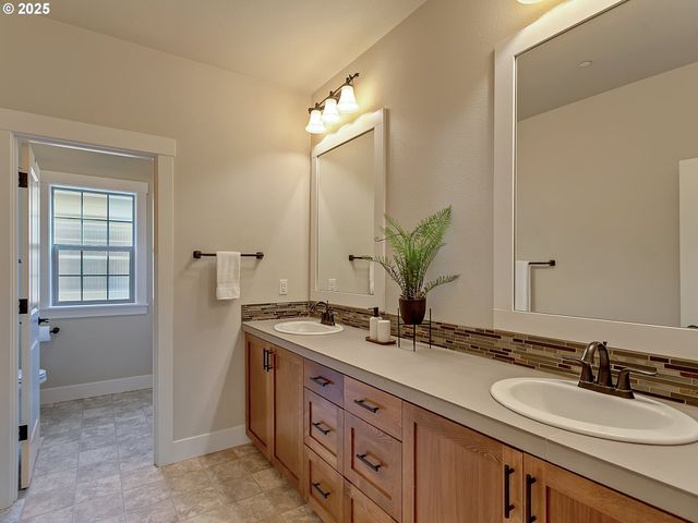 28293 Sw BELFAST Ln, Wilsonville, OR 97070