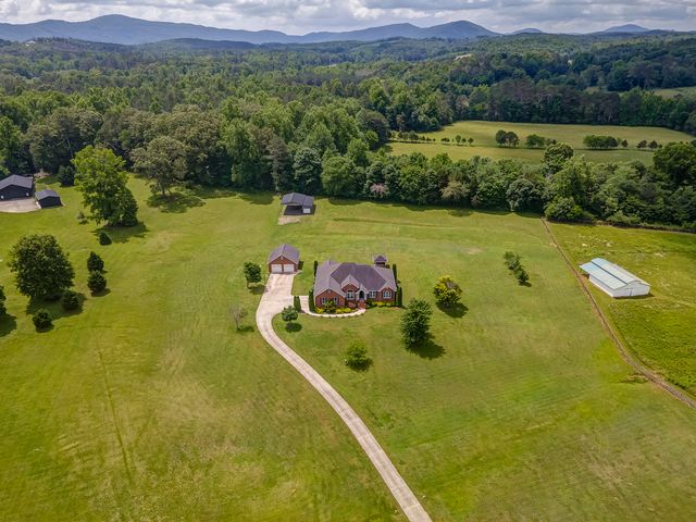 710 Farmbrook Drive, Rocky Face, GA 30740