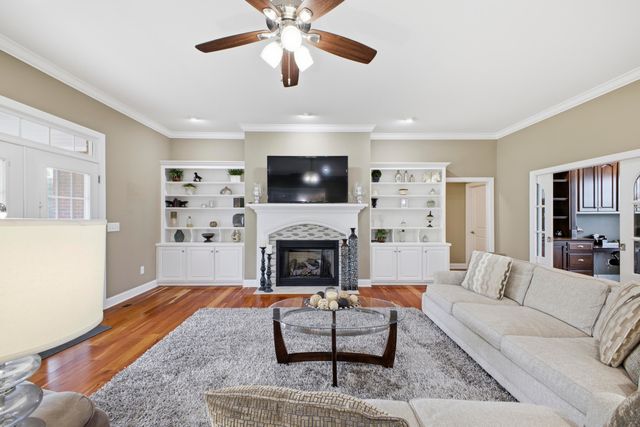 710 Farmbrook Drive, Rocky Face, GA 30740