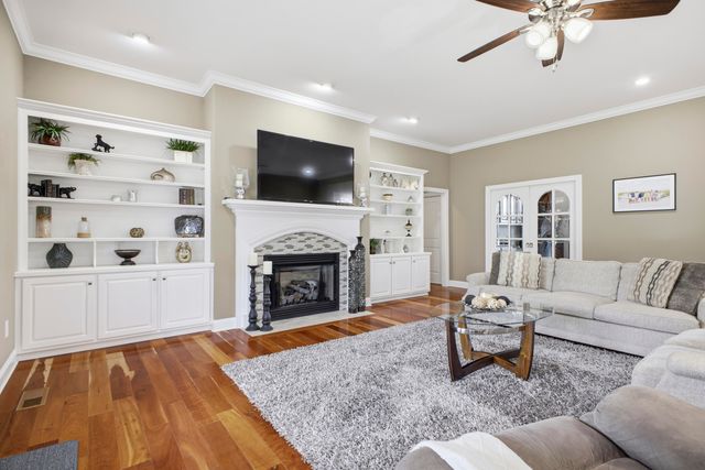 710 Farmbrook Drive, Rocky Face, GA 30740