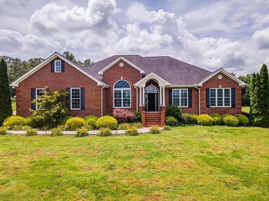 710 Farmbrook Drive, Rocky Face, GA 30740