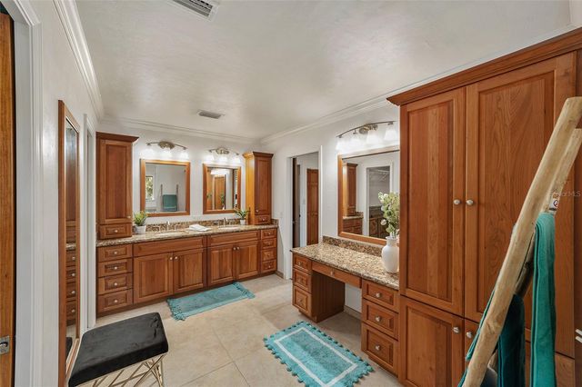 6015 SW 36TH WAY, Gainesville, FL 32608