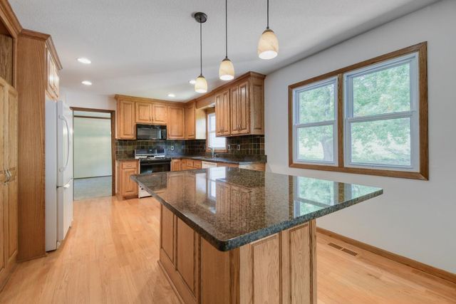 1754 Evergreen Bay, Woodbury, MN 55125