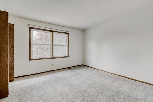 1754 Evergreen Bay, Woodbury, MN 55125