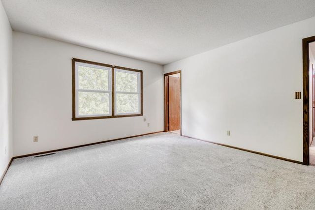 1754 Evergreen Bay, Woodbury, MN 55125