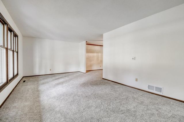 1754 Evergreen Bay, Woodbury, MN 55125