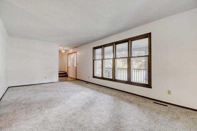 1754 Evergreen Bay, Woodbury, MN 55125