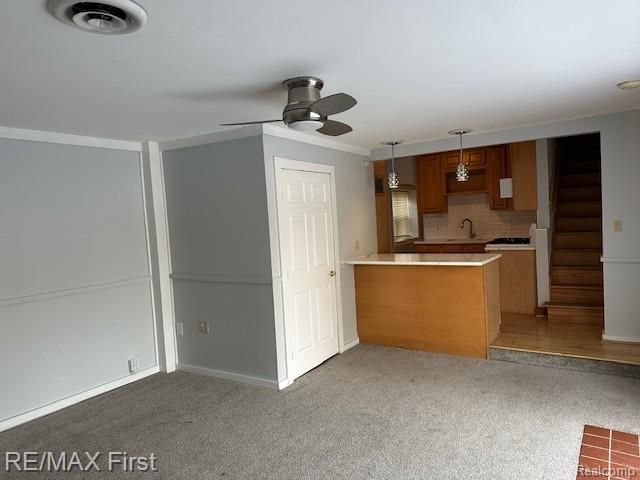 2202 Hollywood Avenue, Grosse Pointe Woods, MI 48236