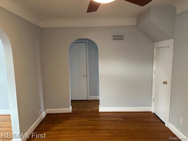 2202 Hollywood Avenue, Grosse Pointe Woods, MI 48236