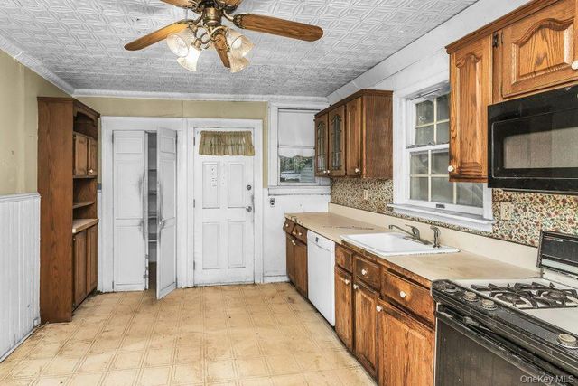 101 Emerson Avenue, Floral Park, NY 11001