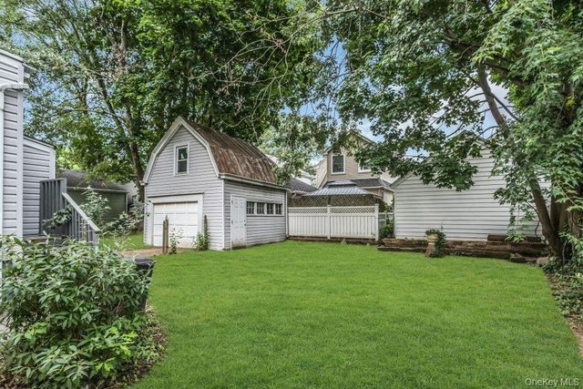 101 Emerson Avenue, Floral Park, NY 11001