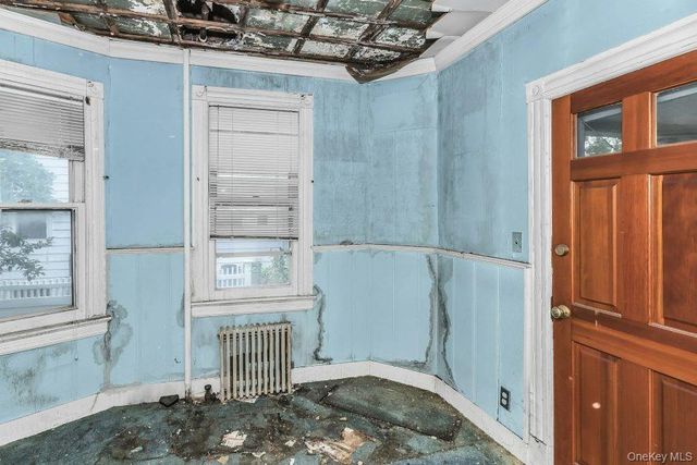 101 Emerson Avenue, Floral Park, NY 11001