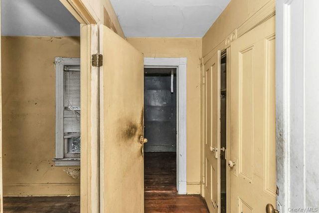 101 Emerson Avenue, Floral Park, NY 11001