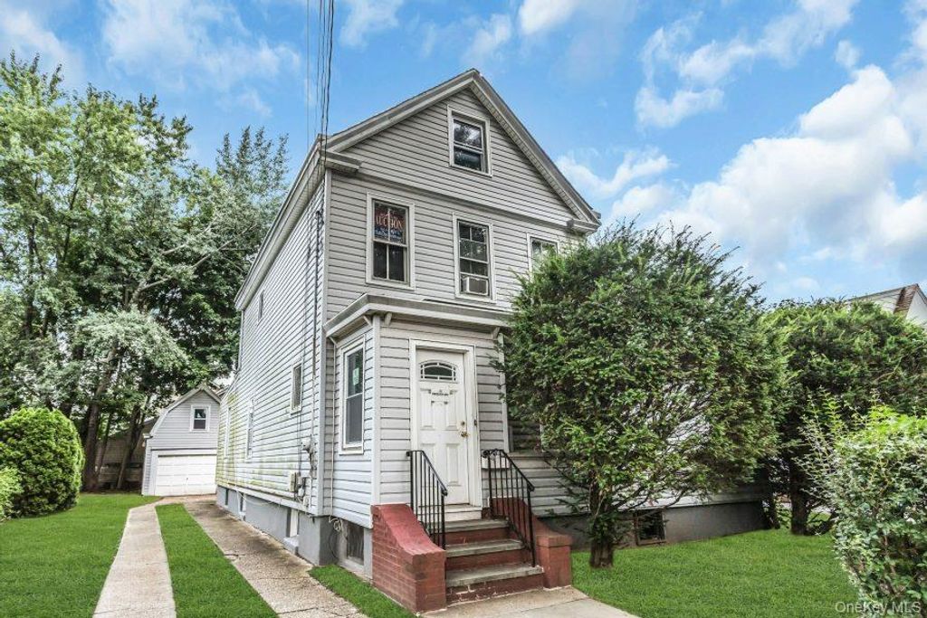 101 Emerson Avenue, Floral Park, NY 11001