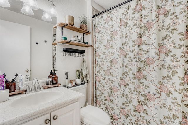 628 S Oswego, Aurora, CO 80112