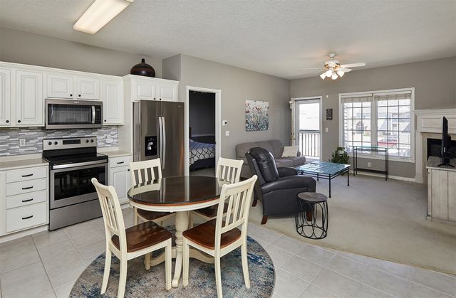 1325 SE Florence Drive 211, Waukee, IA 50263