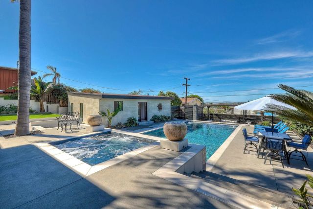 2240 Hartford St., San Diego, CA 92110