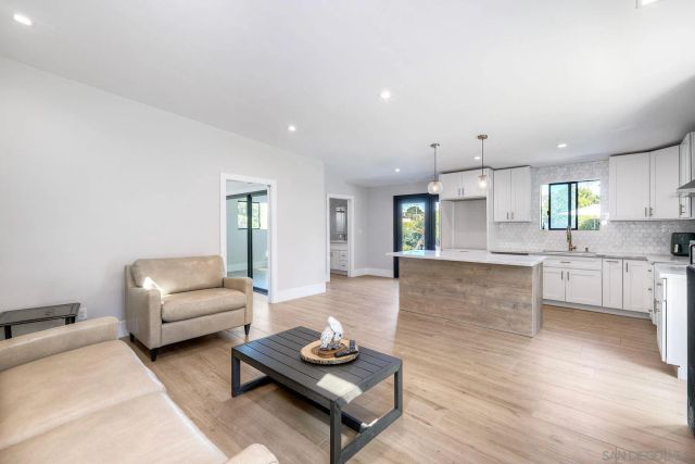 2240 Hartford St., San Diego, CA 92110