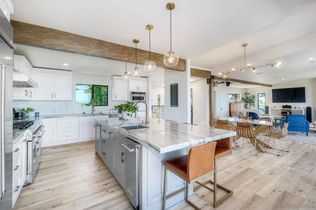 2240 Hartford St., San Diego, CA 92110