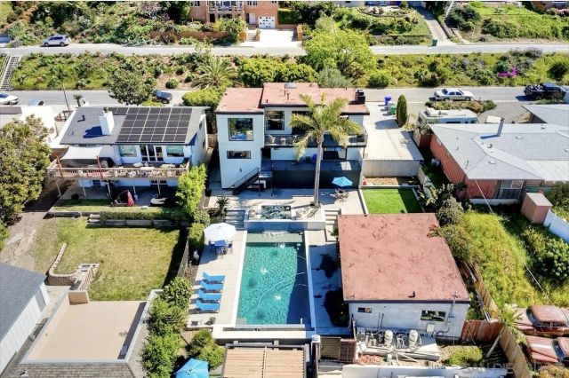 2240 Hartford St., San Diego, CA 92110