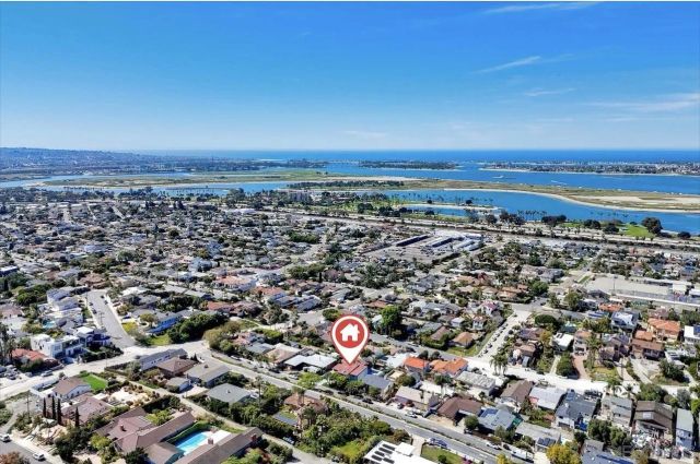 2240 Hartford St., San Diego, CA 92110