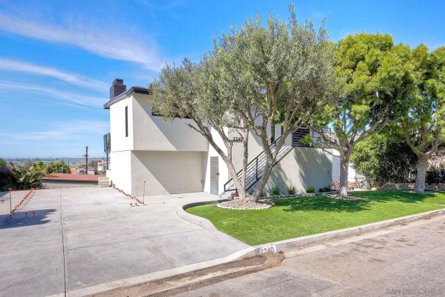 2240 Hartford St., San Diego, CA 92110