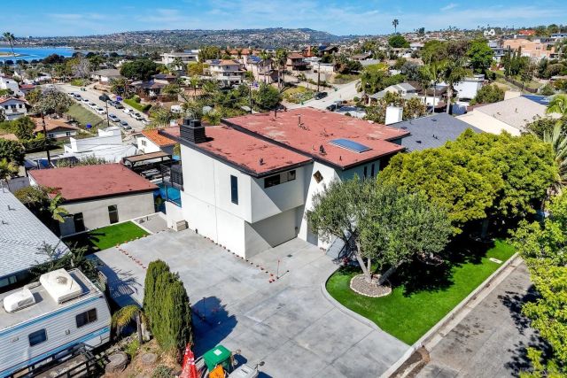 2240 Hartford St., San Diego, CA 92110