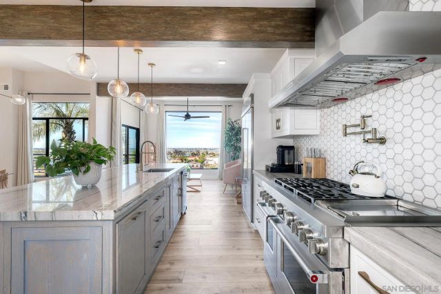 2240 Hartford St., San Diego, CA 92110