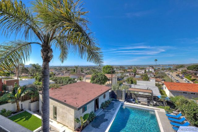 2240 Hartford St., San Diego, CA 92110