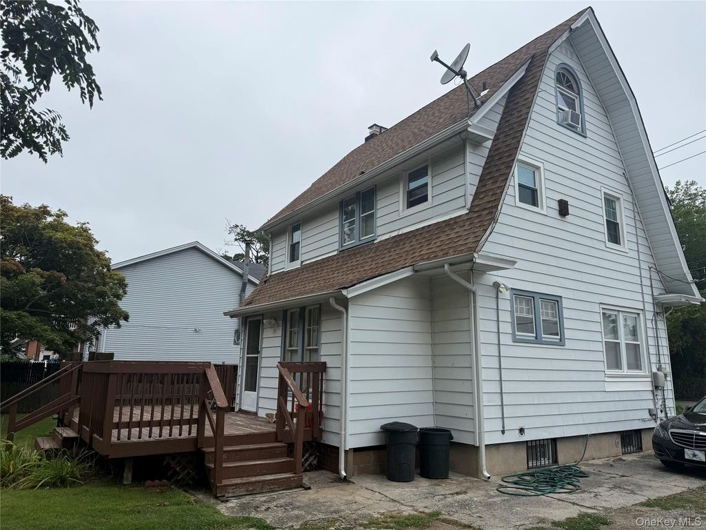 24 Washington Avenue, Amityville, NY 11701 — photo 2