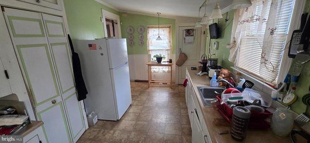 115 CLEARFIELD AVE, Trenton, NJ 08618