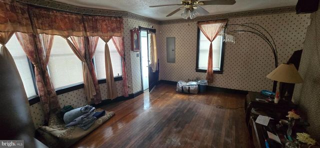 115 CLEARFIELD AVE, Trenton, NJ 08618