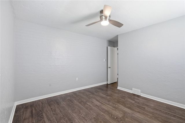 4952 McAnulty Rd, Whitehall, PA 15236