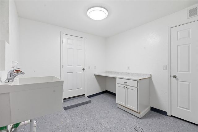 4952 McAnulty Rd, Whitehall, PA 15236