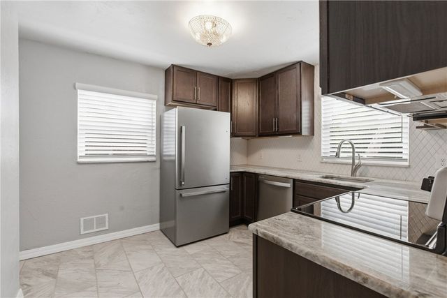 4952 McAnulty Rd, Whitehall, PA 15236