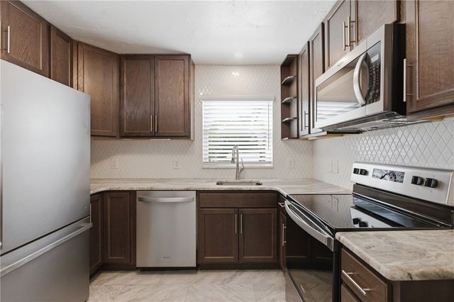 4952 McAnulty Rd, Whitehall, PA 15236