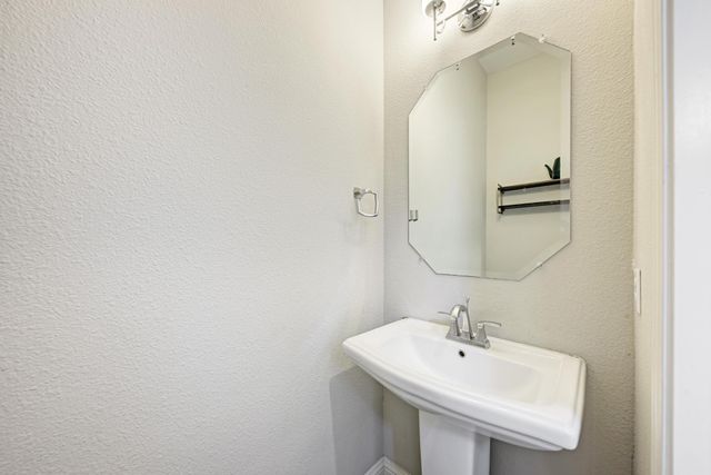 600 E Baylee Love LN, Austin, TX 78717