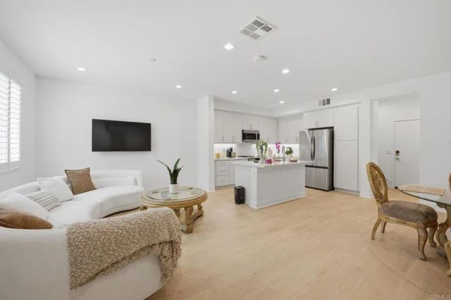 1307 Yannis Court, El Cajon, CA 92109