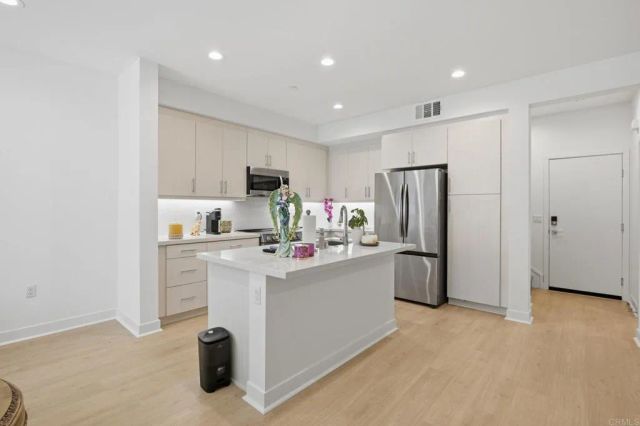 1307 Yannis Court, El Cajon, CA 92109