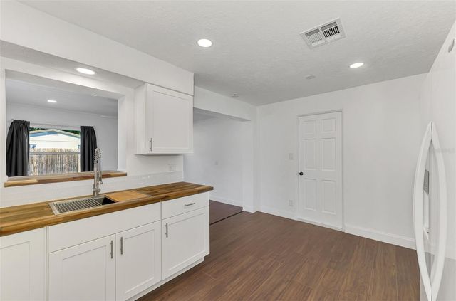 3774 WAKE AVENUE, Sarasota, FL 34240