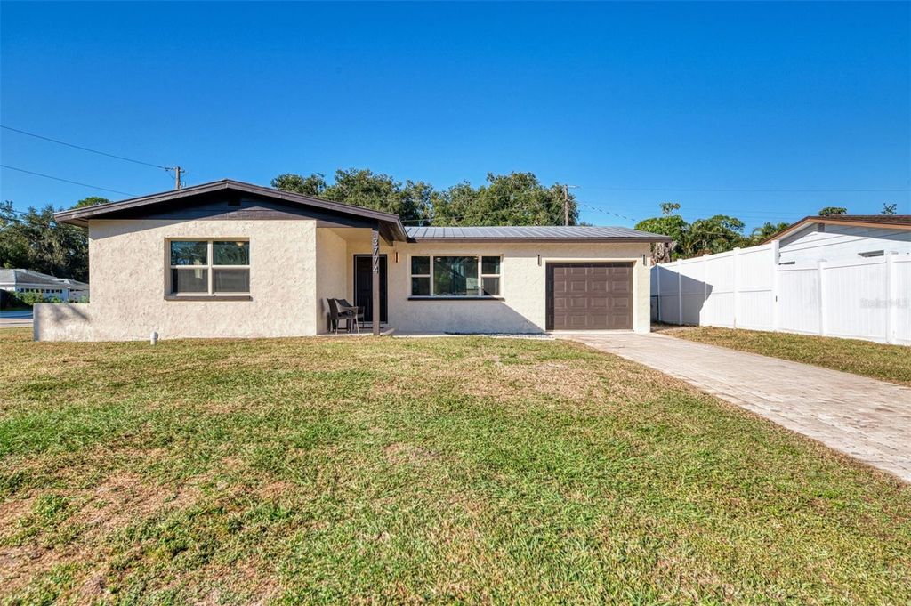 3774 WAKE AVENUE, Sarasota, FL 34240