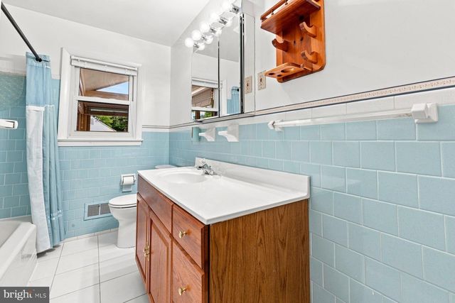 802 YOUNG PL, Frederick, MD 21702