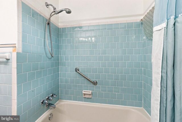 802 YOUNG PL, Frederick, MD 21702